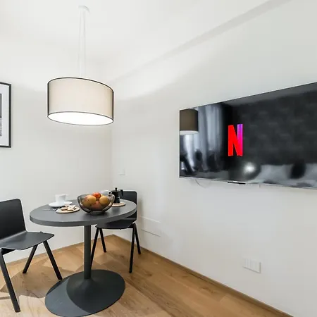 Charming In Palazzo San Giorgio דירה