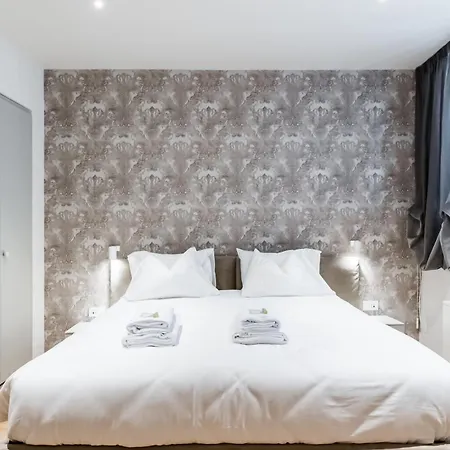 Charming In Palazzo San Giorgio Apartment